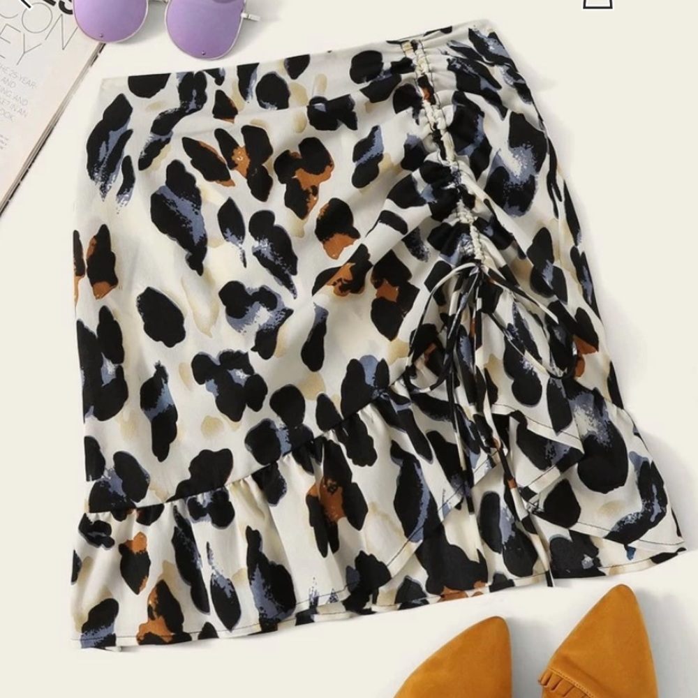 Leopard Print Rushed Drawstring mini skirt